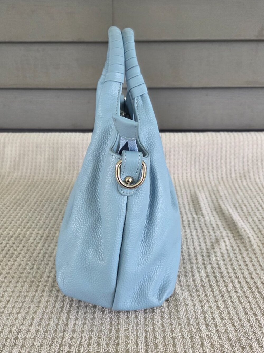 Iswee Genuine Leather Handbag Featuring a Top Handle Design - Robin Egg Blue - Picture 3 of 16